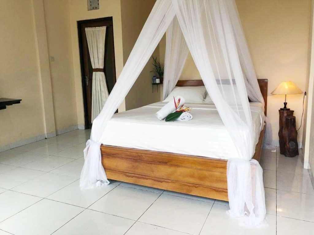 Munduk Sena Hotel Buitenkant foto